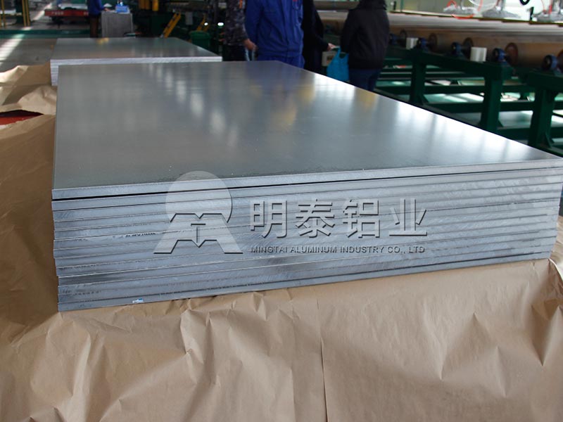 新能源客車車體蒙皮用5052鋁板一噸多少錢？